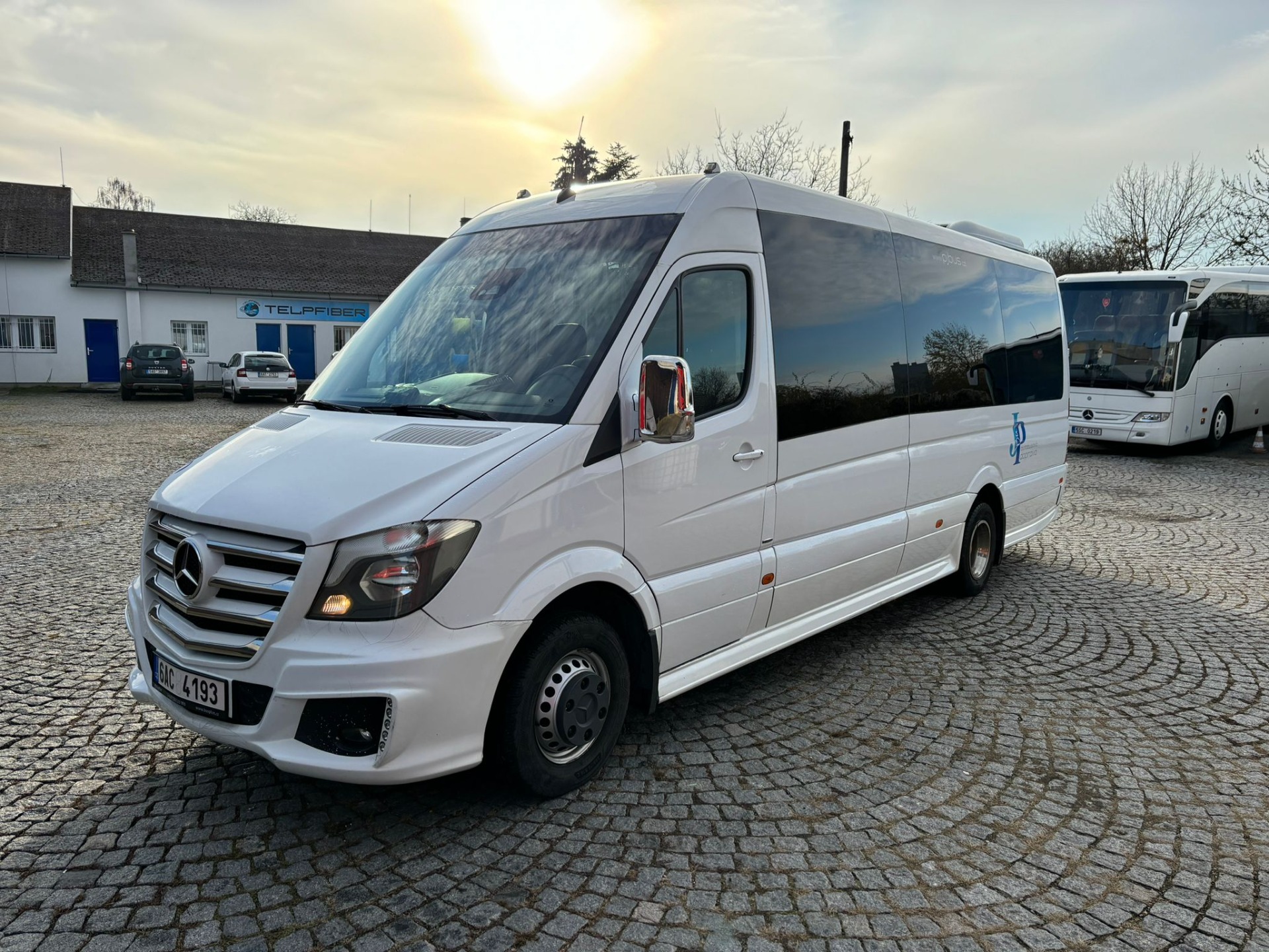 Mercedes-Benz Sprinter 519 cdi / 21 seats