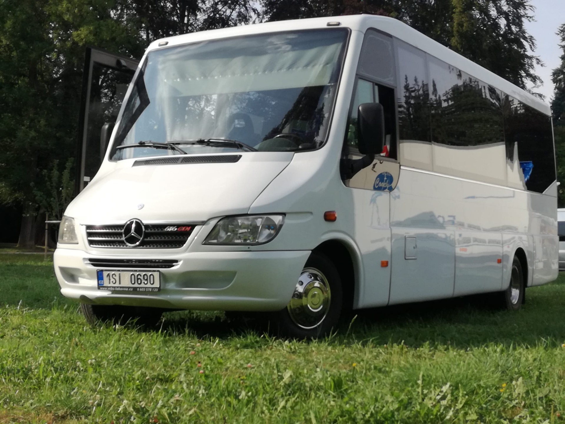 Mercedes-Benz Sprinter Noge / 26 seats